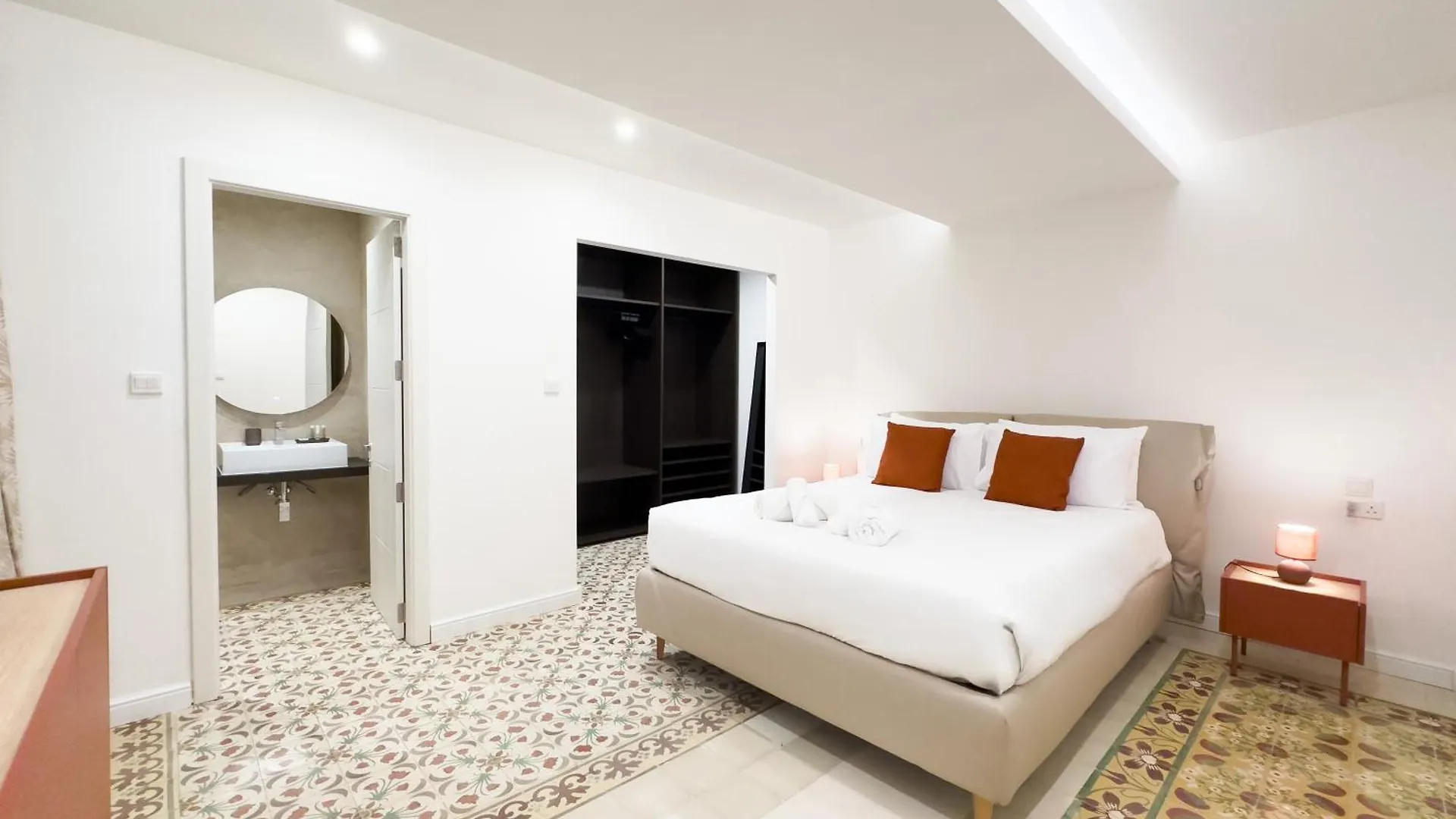 Apartment Florette Suite Designer Finish In Floriana By Arcobnb