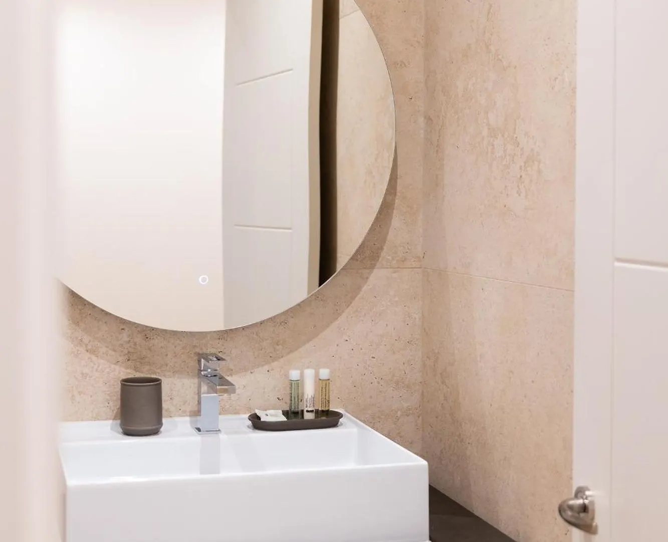 Florette Suite Designer Finish In Floriana By Arcobnb Il-Furjana